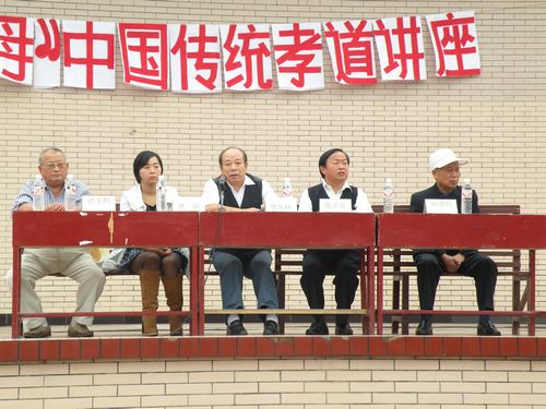 泸县关工委到泸县一中作“孝道”讲座(图2)