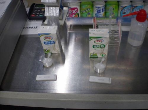 江阳工商乳制品监管出新招 十分钟快速检测“三聚氰胺”(图3) 江阳工商乳制品监管出新招 十分钟快速检测“三聚氰胺”(图3)