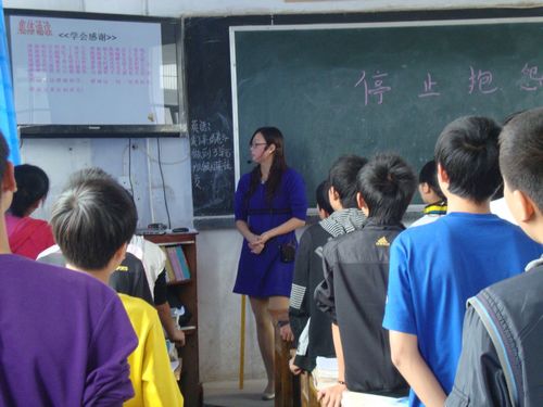 宜宾县高场镇:感恩教育&nbsp;与爱同行(图2)
