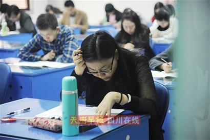 全省公务员考试22万考生参考&nbsp;"微博打拐"入申论试题(图1)