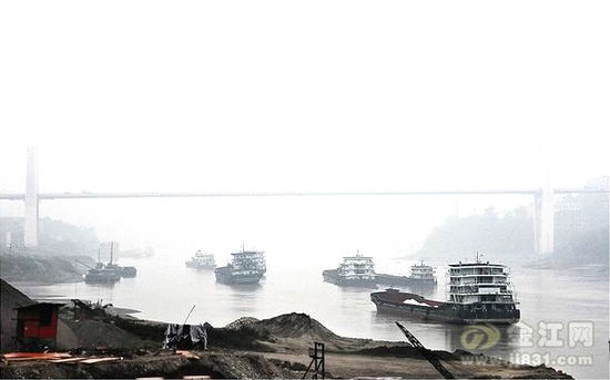 宜宾以下河段千吨级船舶实现昼夜通航(图1)