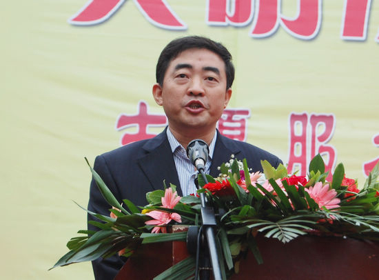 "文明泸州 青年先行"志愿服务五色行活动正式启动(图4) "文明泸州 青年先行"志愿服务五色行活动正式启动(图4)
