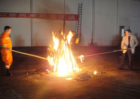 泸县综合应急救援大队官兵安营扎寨玉龙湖畔
