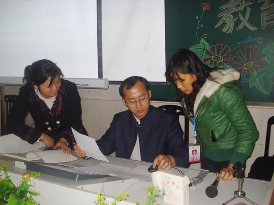泸州纳溪白节小学开展教育科研培训