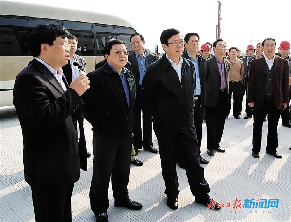 省委副书记李春城率队到内江调研(图1)