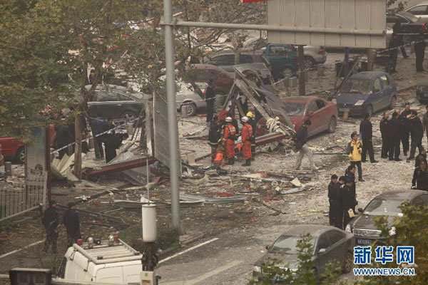 西安一大厦发生爆炸&nbsp;已致7死31伤(图1)