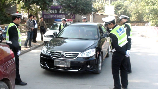 泸州叙永：加强涉牌车辆整治&nbsp;确保道路交通安全(图2)