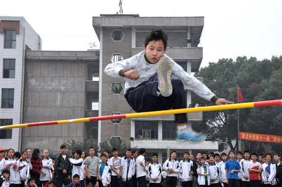 育才中学“勇毅”杯第十届田径运动会圆满落幕(图4)