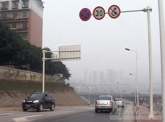 泸州市主城区沱二桥百子图路口便道通行须知(图3)