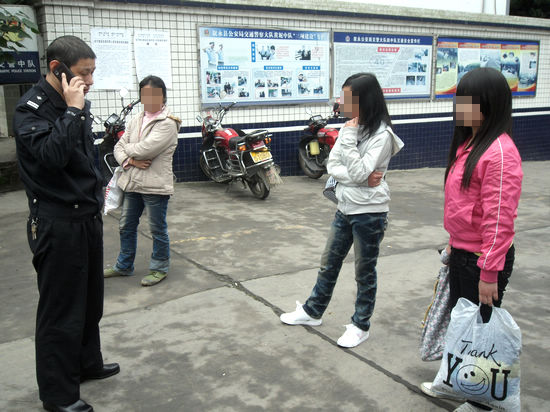 叙永交警协助云南水田派出所找回离家出走学生(图1) 叙永交警协助云南水田派出所找回离家出走学生(图1)