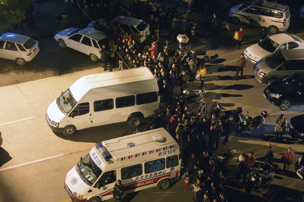 武汉1家建行网点门前爆炸致2人死亡15人受伤(图3)