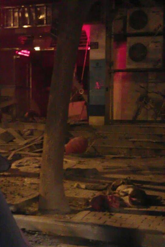 武汉1家建行网点门前爆炸致2人死亡15人受伤(图8)