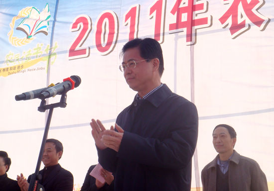 2011年四川省农民读书节昨日在泸州兆雅拉开序幕(图2)