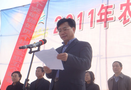 2011年四川省农民读书节昨日在泸州兆雅拉开序幕(图3)