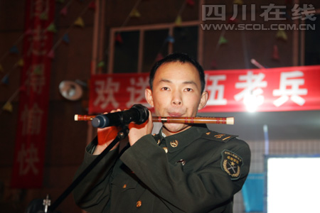泸州：欢送退伍老兵&nbsp;军民联欢晚会(图6)