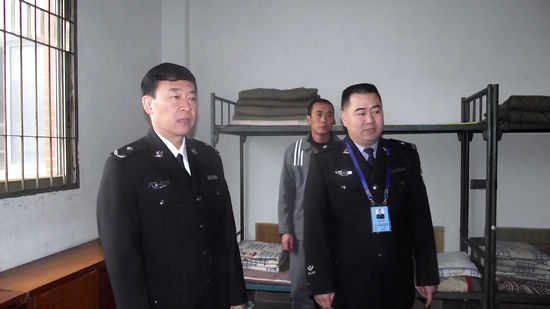 四川省劳教局局长林蒙昌率队莅临泸州检查(图3) 四川省劳教局局长林蒙昌率队莅临泸州检查(图3)