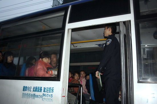 龙车镇:强化检查,打造交通安全屏障(图1) 龙车镇:强化检查,打造交通安全屏障(图1)