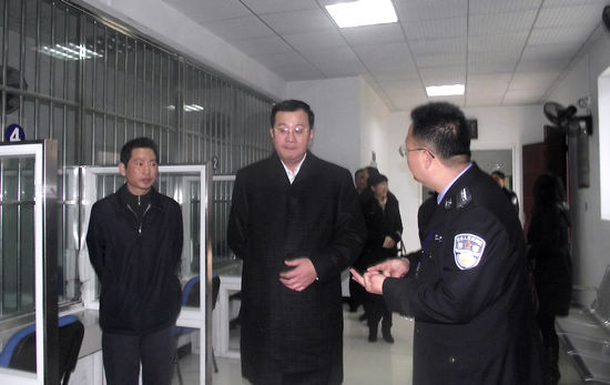 泸州市委政法委书记陈文视察泸州市劳教(强戒)所(图2)