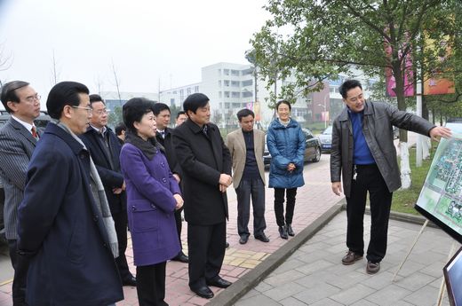 副省长黄彦蓉莅临泸州医学院视察