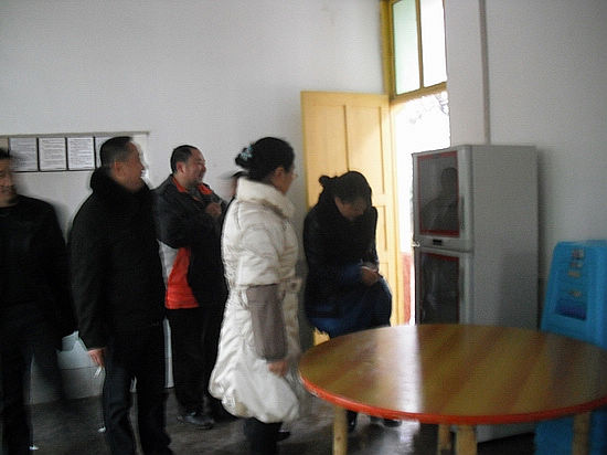 叙永镇：进行学校安全检查(图1)