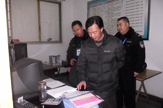 省劳教局副局长郭兰平突击检查泸州市劳教(强戒)所(图3)