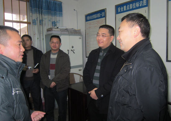 泸州市安全生产联合检查组对叙永开展重点检查(图1) 泸州市安全生产联合检查组对叙永开展重点检查(图1)