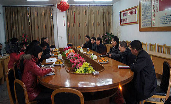 叙永县委书记王波一行深入摩尼调研(图1) 叙永县委书记王波一行深入摩尼调研(图1)