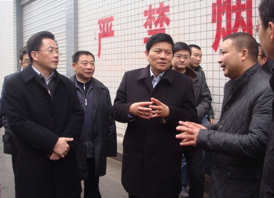 泸州市委书记刘国强、市长刘强视察泸县酒业发展(图1)