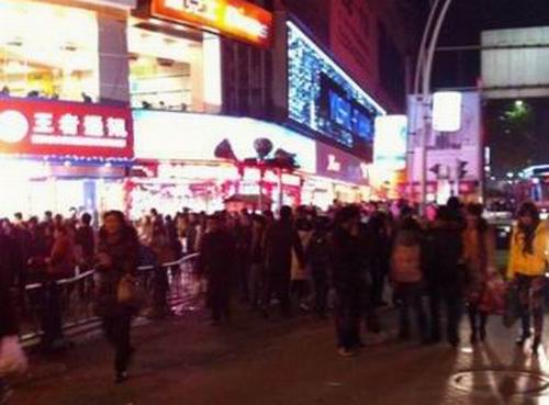 苹果变身"平安果"身价倍涨&nbsp;酒城商家炒热"圣诞经济"(图3)