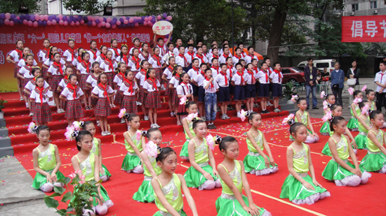 泸州市广营路小学：“三雅校园”韵飘香(图1)