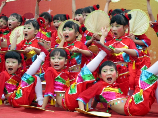 高场镇艺术节助推素质教育&nbsp;文艺展演闪亮登场(图1)