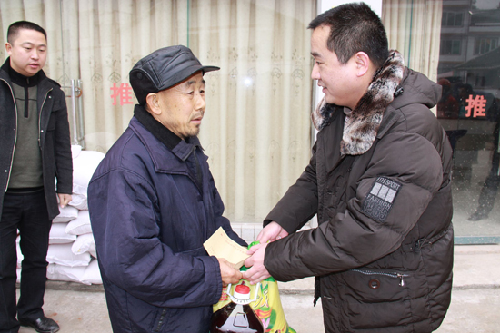 叙永：检民亲&nbsp;&nbsp;送温暖(图1)