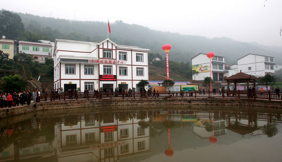 纳溪天仙镇&nbsp;新农村建设示范片呈现五大特色(图2)