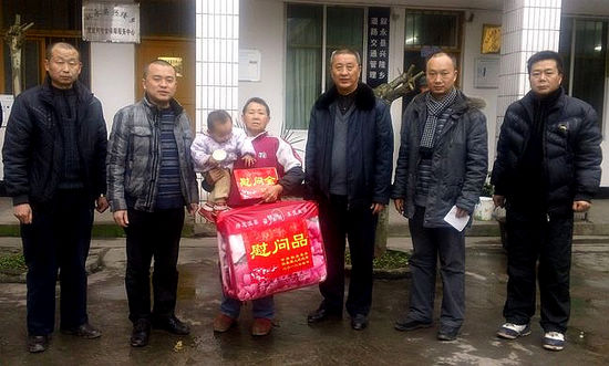 叙永县台联冒严寒向全县台胞台属拜年(图1)