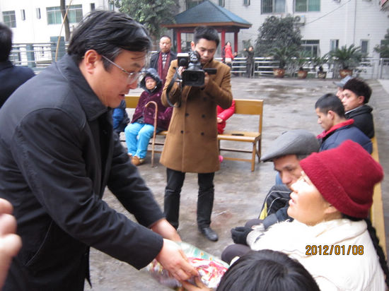 泸州"冬日送温暖,关爱孤寡老人"活动取得圆满成功(图3)