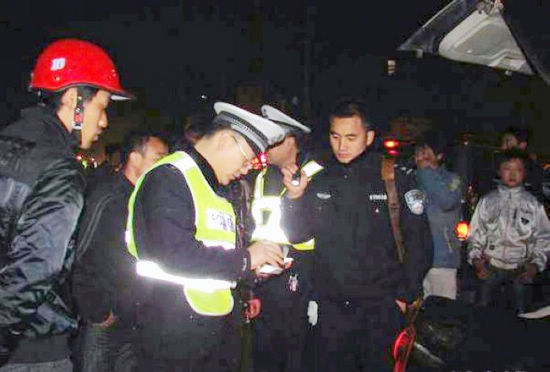 叙永交警多举措严防恶劣天气引发客运交通事故(图1)