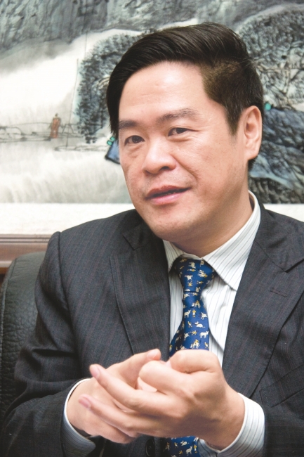 内江市委书记曾万明:"两化"互动&nbsp;同步推进产城一体(图1)