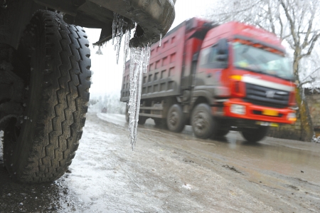 回川之路连续车祸&nbsp;安全系数大拷问(图3)