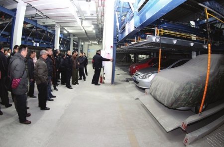 自贡每百辆车不足5个车位&nbsp;政协委员鼓励建地下车库(图1)