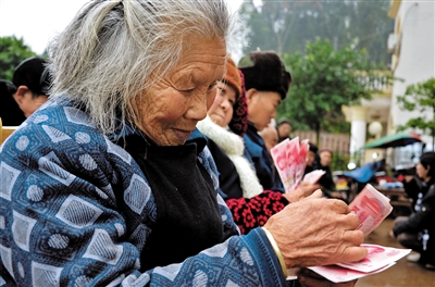 内江东兴区三村民捐款百万建设家乡(图1)