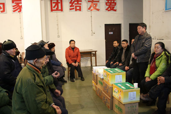 龙车镇:贺新春,企业党员敬老院献爱心(图1) 龙车镇:贺新春,企业党员敬老院献爱心(图1)