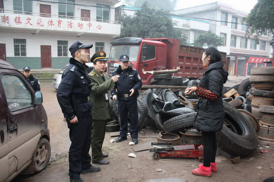 海潮镇:开展联合行动 畅通出行道路(图1) 海潮镇:开展联合行动 畅通出行道路(图1)