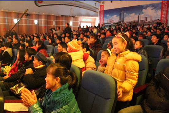 网友办春晚好戏大家看&nbsp;泸州网络草根春晚21日首播(图3)