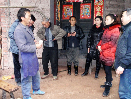 二里乡：一路关怀一路情&nbsp;春节慰问暖人心(图1)