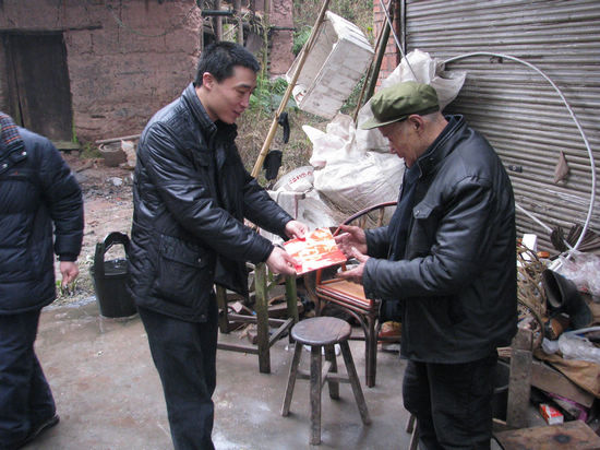 水尾镇：春节慰问送温暖(图2)