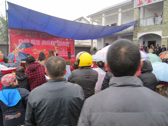 华阳街道：“文化大篷车”驶进华阳农家(图1)