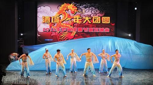 2012年泸州春晚进入倒计时&nbsp;今晚八点盛大举行(图2)