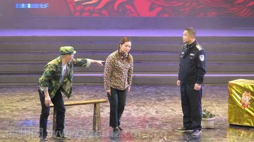 2012年泸州春晚进入倒计时&nbsp;今晚八点盛大举行(图4)