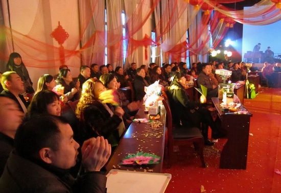 华阳街道举办新春联欢会&nbsp;吹响激扬奋进号角(图1)