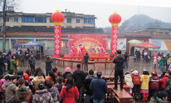 摩尼镇举办2012年"迎新春文艺演出"活动(图1)